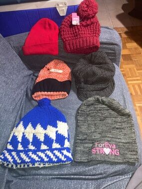 ForEva Strong Gray Knit Beanie - Women's Winter Hat